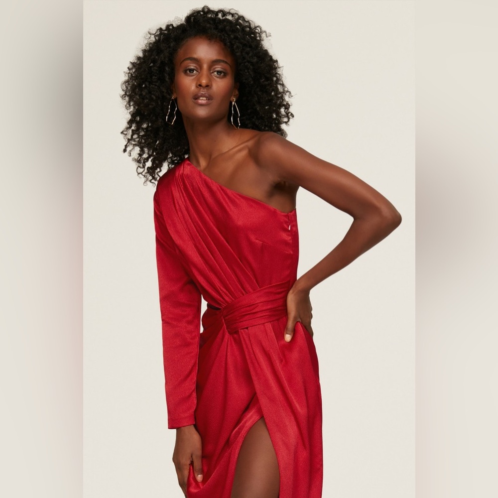 ML Monique Lhuillier One-Shoulder Satin Gown in Red - Size 12